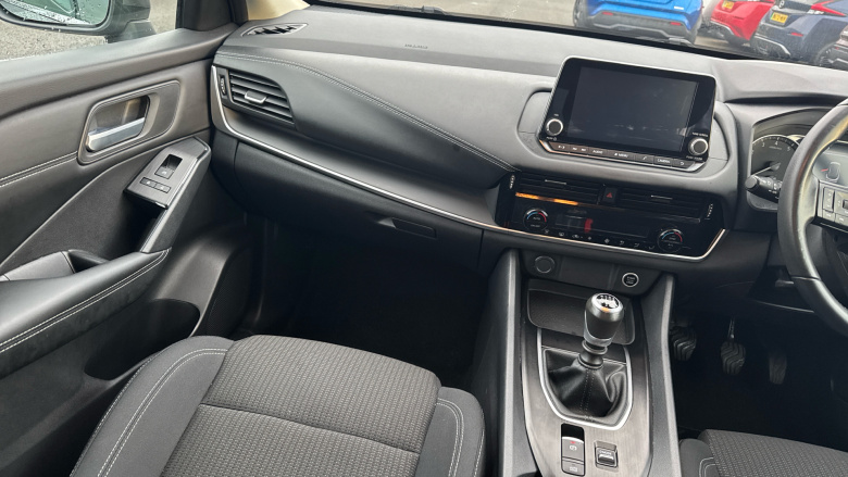 Nissan Qashqai 1.3 DiG-T MH Acenta Premium 5dr Petrol Hatchback